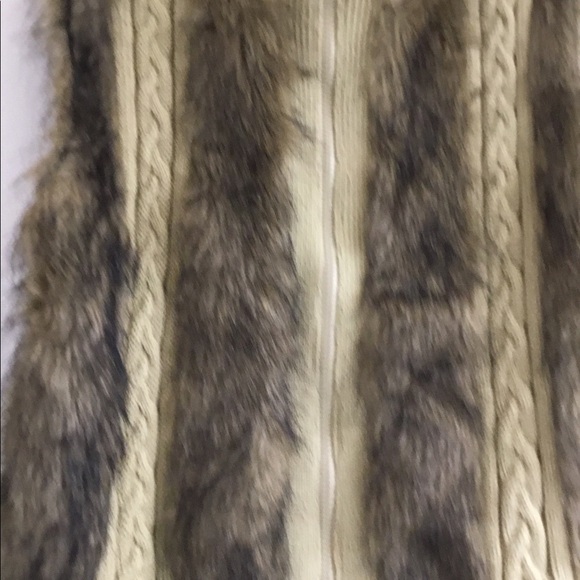 Yoki faux fur and knit vest NWOT - Picture 5 of 5